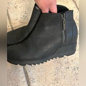 Emelie ll Chelsea Boot by Sorel sz 8